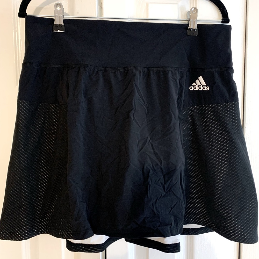 Black Adidas tennis/athletic skirt/skort size large